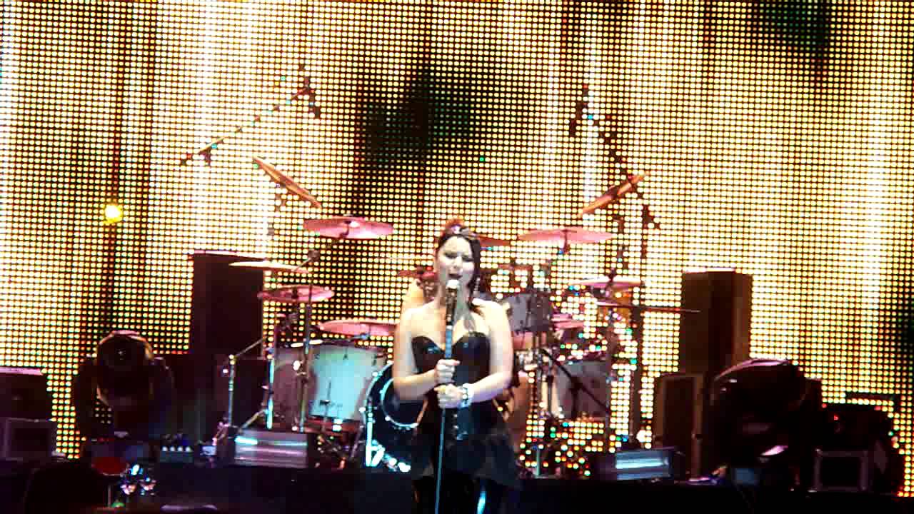Şebnem Ferah - Yalnız Vodafone Free Zone Konser 2011