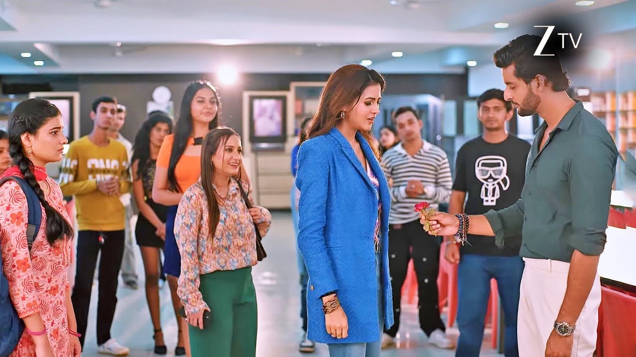 अनिका वेद से पब्लिक प्रपोज़ की ज़िद करती है, सारु चौंक जाती है - Saru - Full Episode 74 @Zee TV