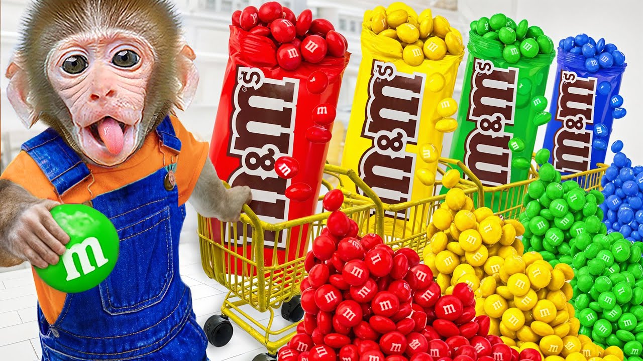 Choco Monkey go shopping Giant Rainbow M&M Candy at supermarket and hacer deliciosos dulces arcoiris