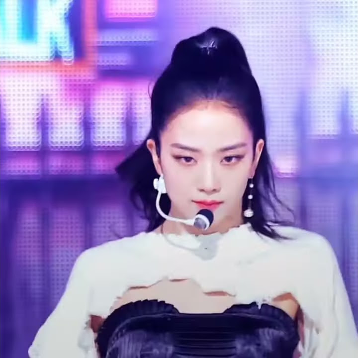 JISOO-EDIT(ON THE FLOOR)