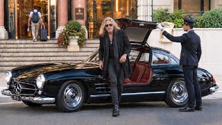 Information BILLIONAIRE ROCKSTAR arriving in his MERCEDES 300SL at Hotel de Paris in Monaco!! News