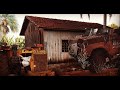 Casa Abandonada Lotada de Caminhões Antigos no Quintal