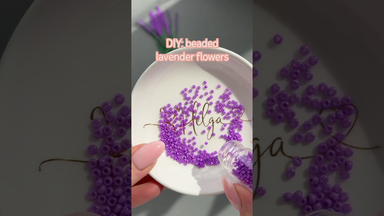 Weaving a tiny beaded lavender bouquet 🧵🪻 - YouTube