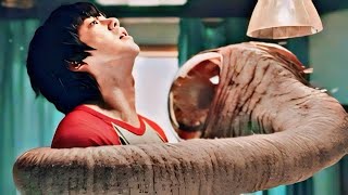 مجموعة وحوش بتهجم على البشر عشان تحولهم لوحوش زيهم ويسيطروا على العالم ولكن شاب ضعيف بيقدر يتحداهم