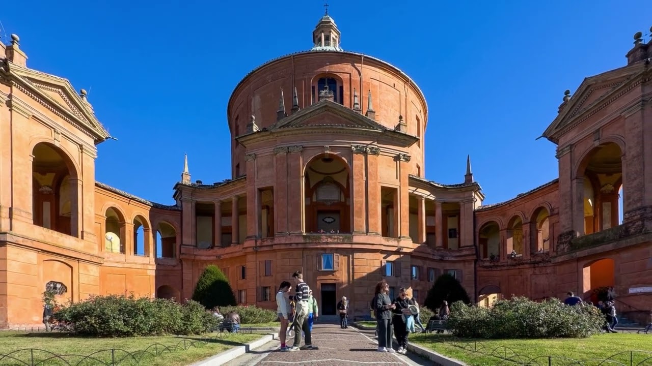 Discovering the Enchanting Colors of Bologna, Italy