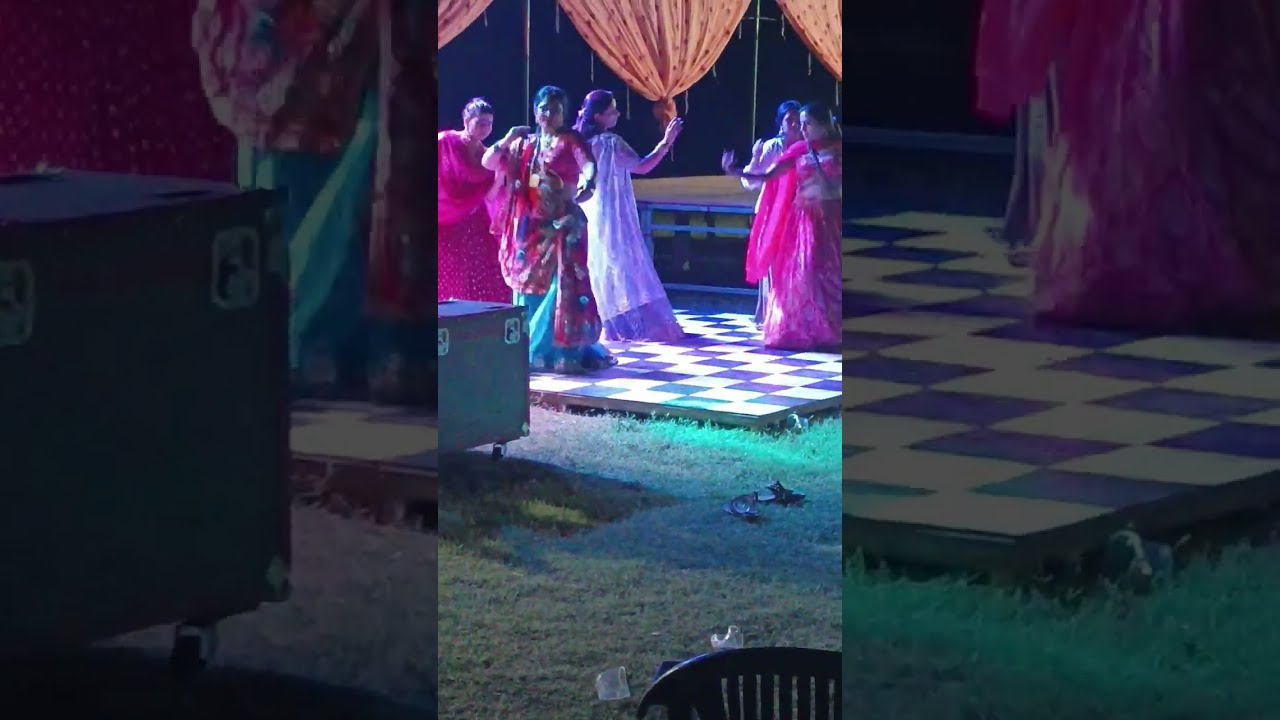 Aayi shubh ghadi dekho mhare aangan   bride dance 