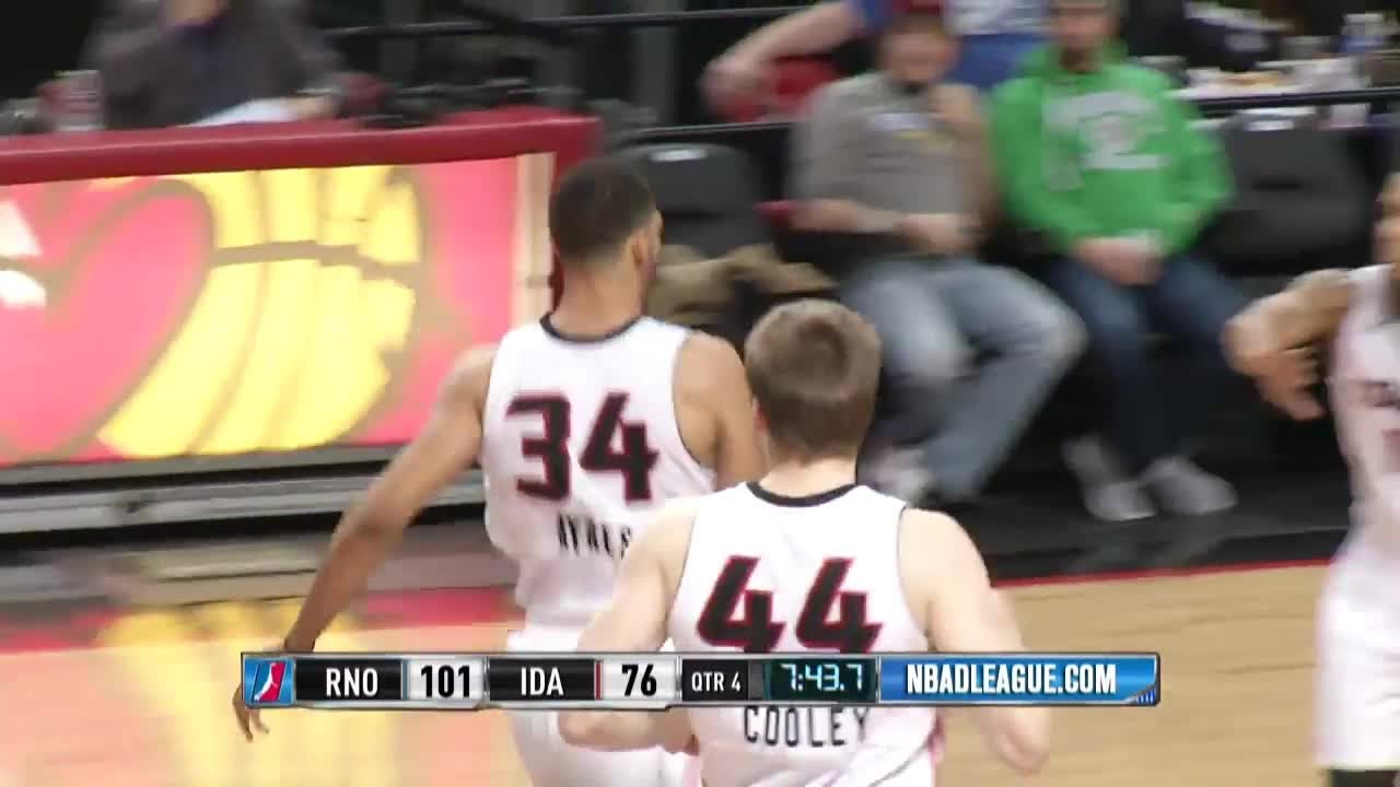 Jeff Ayres cuts in and slams