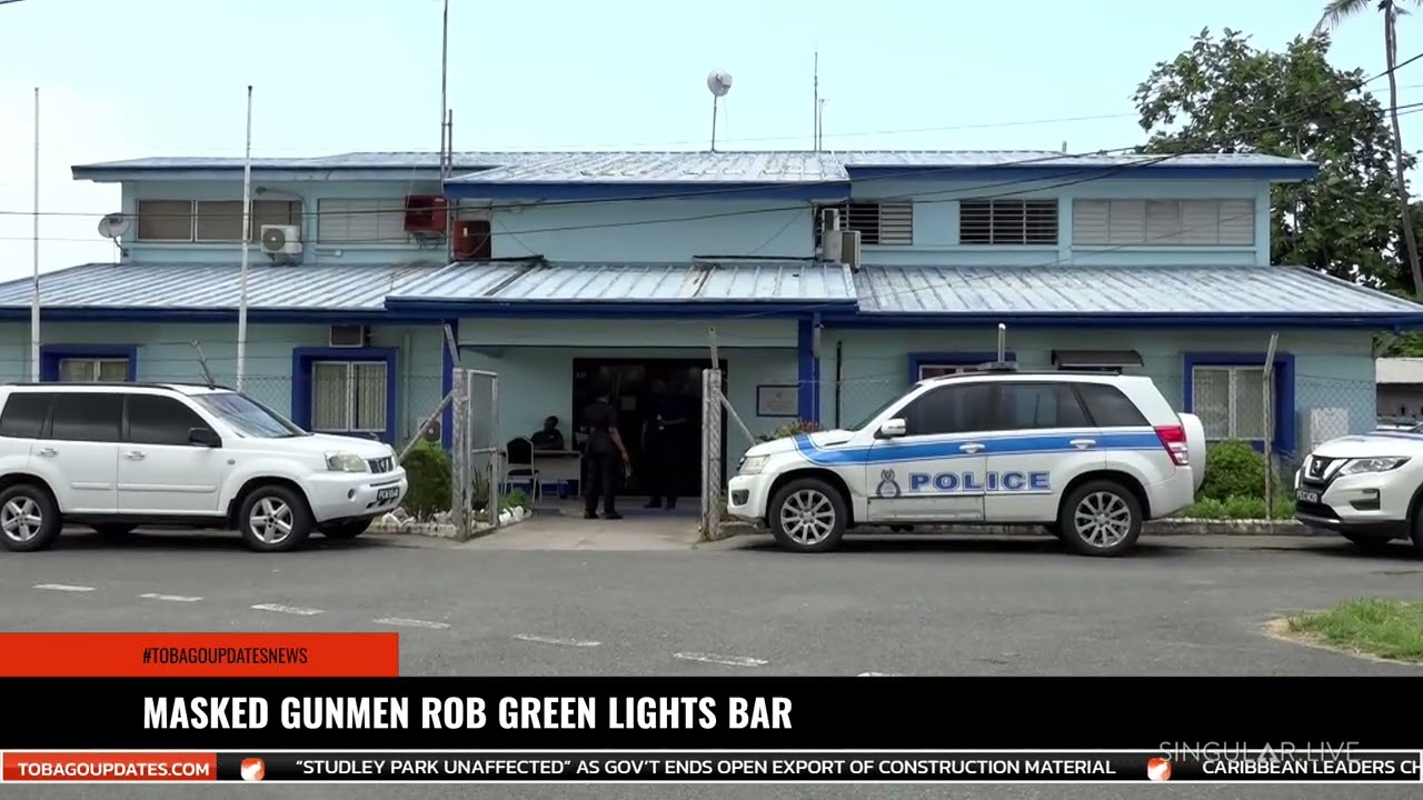 Вооруженные люди в масках грабят бар «Зеленые огни».