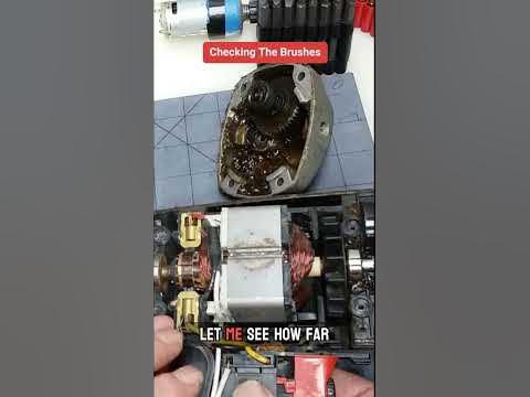 Desmontaje del taladro percutor con cable SDS+ Skil 1743-AA - Guía de  reparación iFixit