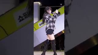 Jieun Jieun Clocksanta Tell Me 4K 60P Fancam Hongdae Busking