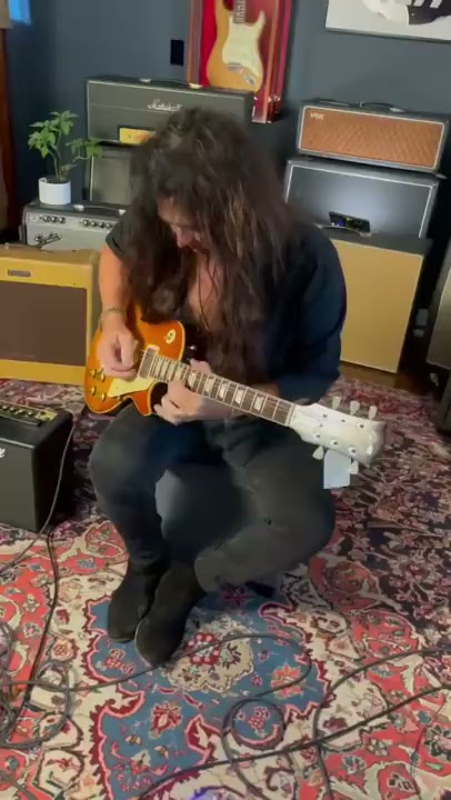 Yngwie Malmsteen shredding a 1959 Gibson Les Paul