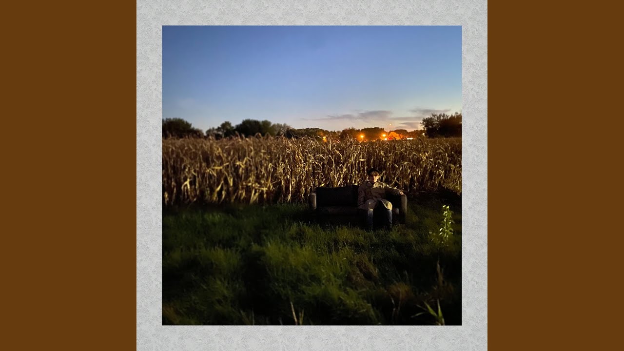 Смотреть «Woke Up Feelin' Bodacious» на YouTube Смотреть «Woke Up Feelin' Bodacious» на YouTube