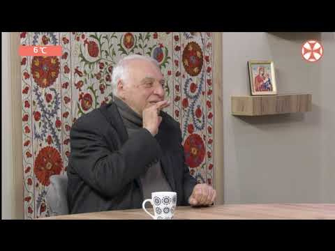 ანსამბლ „რუსთავის“ მუსკალური ხელმძღვანელი  ანზორ ექრომაიშვილი