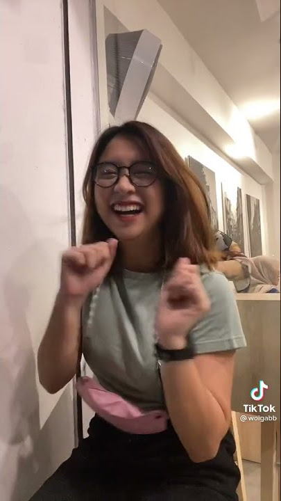 cewek kacamata yang manis tiktok