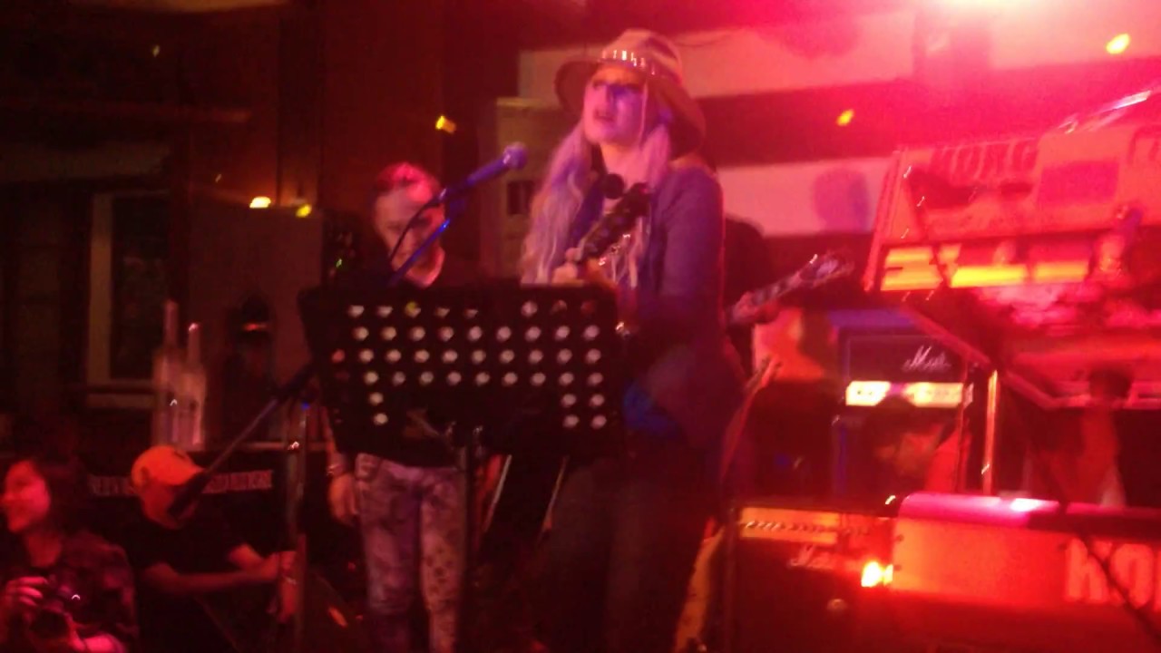 Orianthi & Arnel Pineda - Knockin' on Heaven's Door (Bob Dylan Cover)  Live in Manila 2014