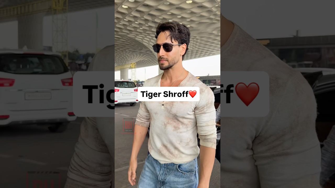 Tiger Shroff Spotted At Mumbai Airport❤️