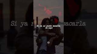 Era tan bella, era tan bella que su mirada todavía me quema (Letra/Lyrics)
