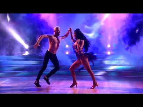 WWE NIKKI BELLA DESPACITO! Dancing with the stars