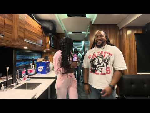 TOUR VLOG: BEHIND THE SCENES: HOOD POET TOUR