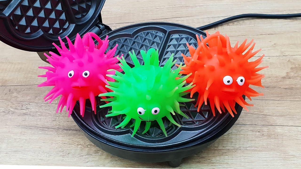 EXPERIMENT WAFFLE IRON vs SPIKE SLIME FISH TOY