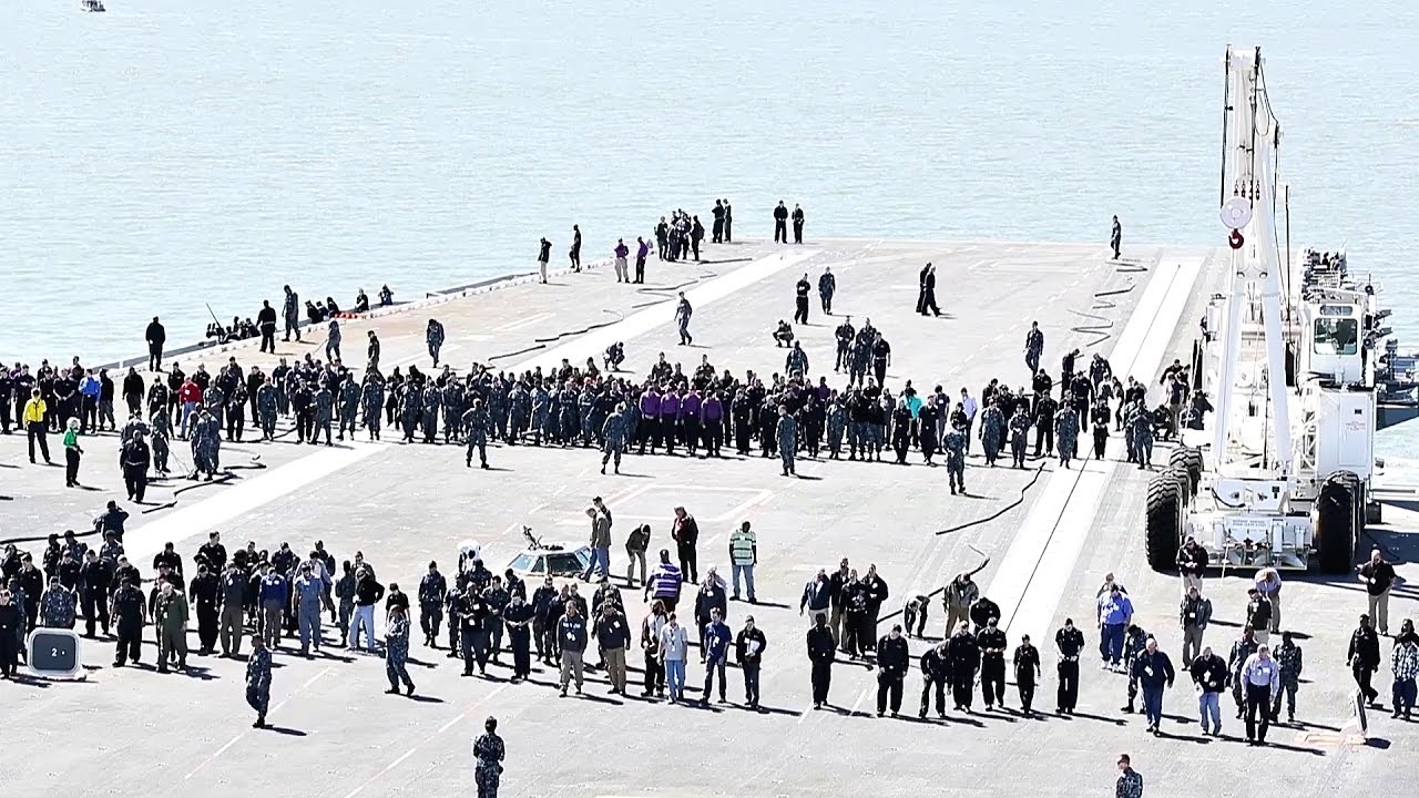Supercarrier USS Abraham Lincoln Leaves Port After Refueling Its supercarrier-uss-abraham-lincoln-leaves-port-after-refueling-its