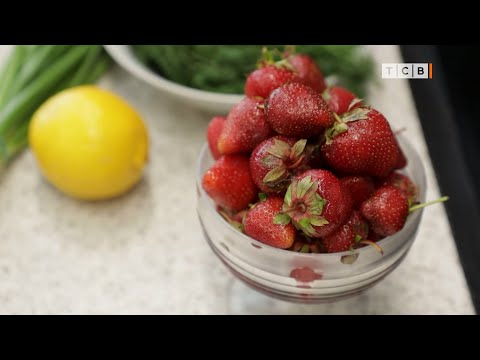 Видео: Можно ли мыть ягоды перед едой?