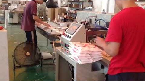 automatic smart servo diaper packing machine