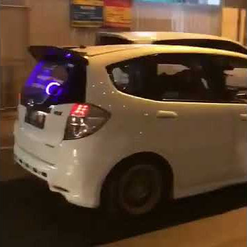 Suara knalpot racing honda jazz yang garang buat rame jalanan