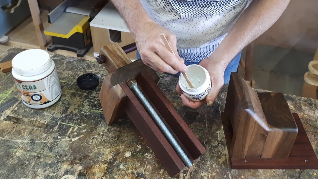 Você tem que ter ela na marcenaria. Ferramenta feita de madeira