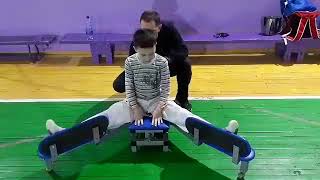 Middle splits stretching. Розтяжка поперечного шпагата