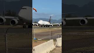 Honolulu 🏝️  Planespotting | Boeing 737 vs 747 #shorts