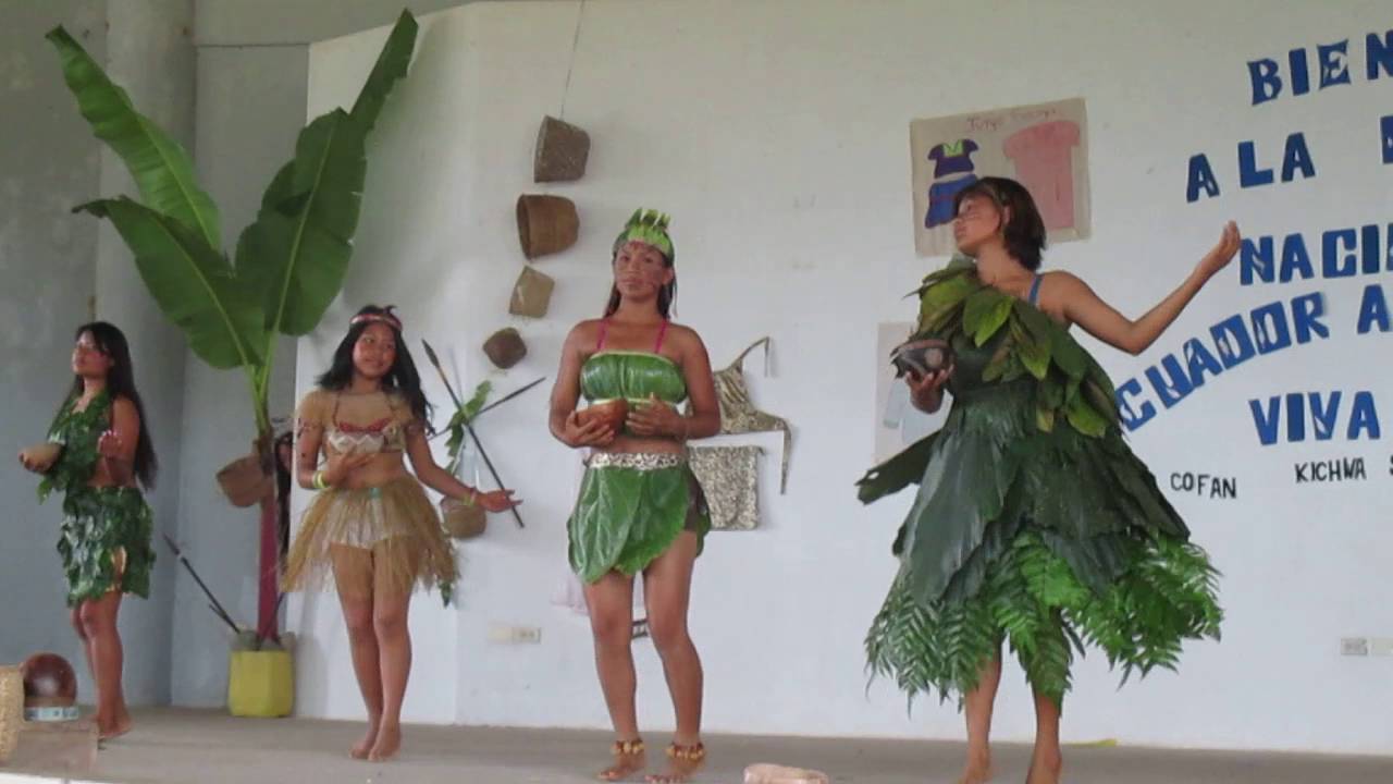 Baile de chicas indígenas del Colegio ABYA YALA 2016 - YouTube