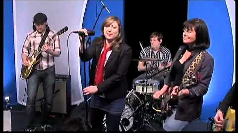 The Andrea Gillis Band plays "Hey Gillis" on The S...