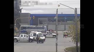 Intentó cruzar la calle y la atropelló una camioneta