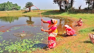 Fishing Video || Village ladies are very fond of fishing with hooks || Traditional hook fishing