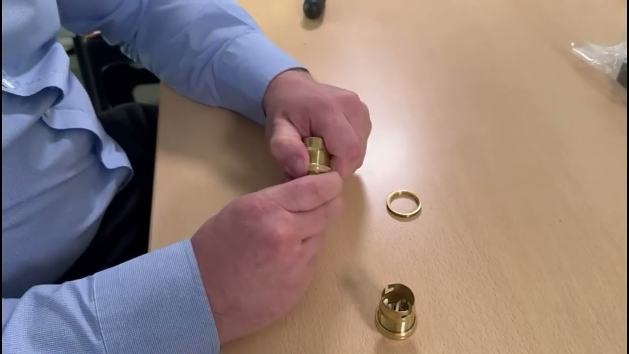 Metal BC Shade Ring – Locking Ring for B22 Lampholders