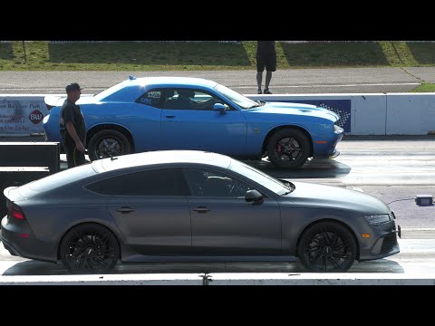 Audi RS7 vs Dodge Challenger - drag race