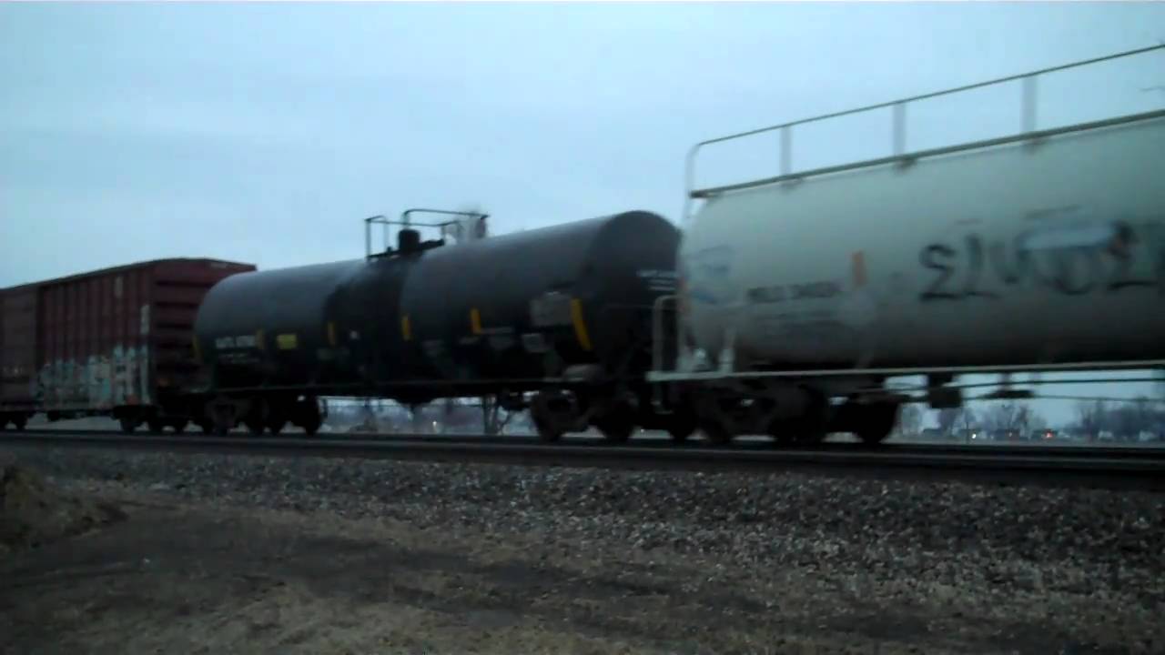 All EMD Lashup on the 101 Local.  The Long Intro is Worth the Wait