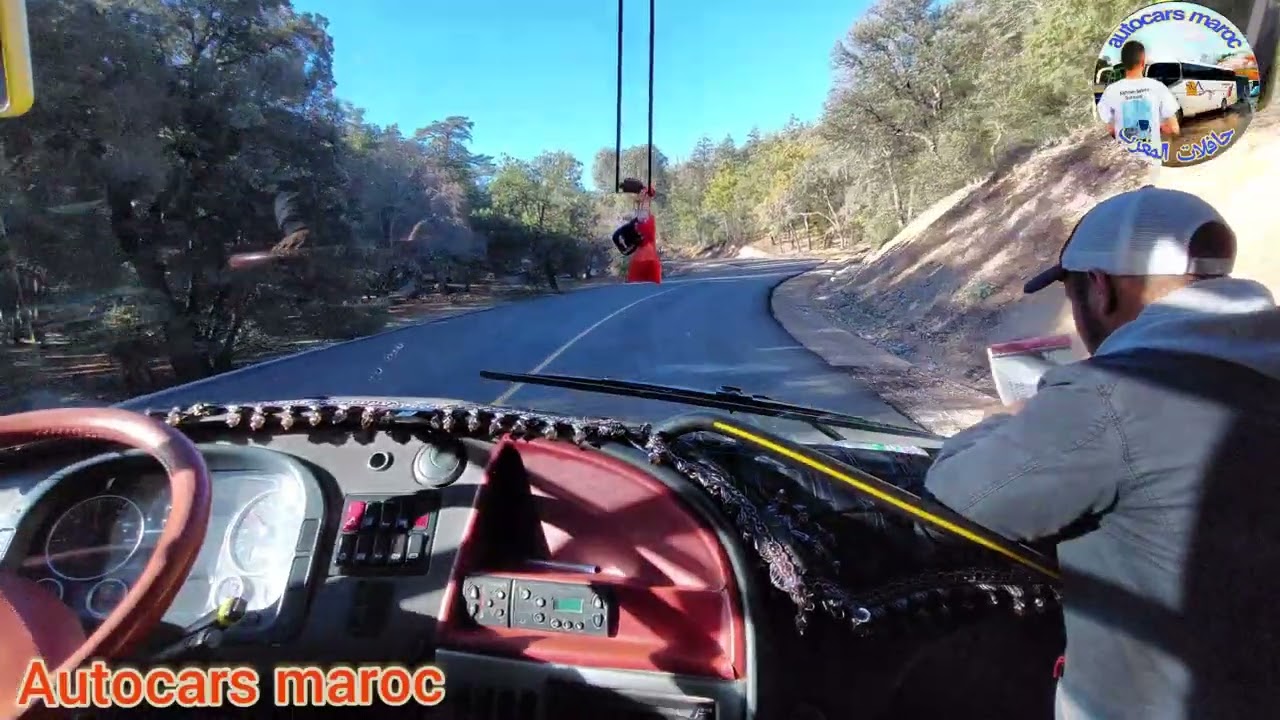 منظر جميل و خلابة في فصل الخريف طريق الوطنية الرابطة بين ازرو و تيمحضيت بنغمات أطلسية دريس بومية