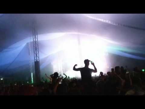 Golden Features - Green Velvet & Harvard Bass, Lazer Beams (Live at Falls Festival Byron, 2016/17)
