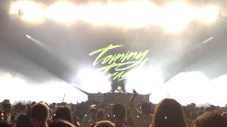 Tommy Trash - Tomorrow - HD - Tiesto Club Life - Insomniac - Staples Center Resimi