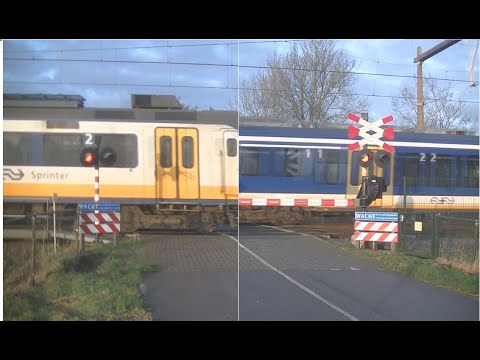 (Oud En Nieuw) Spoorwegovergang Meppel // Dutch railroad crossing