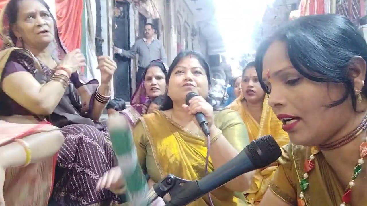 दिवा थाली विच जलता है मां का मंदिर ऐसे चमके जैसे चाँद 😊🌝🫂चमकता है ❤️