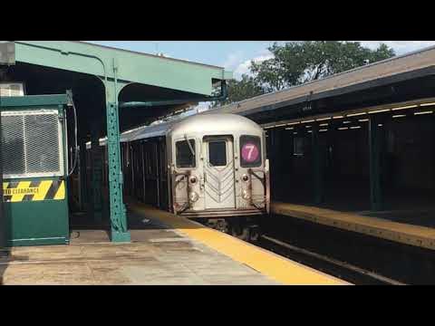 Mets-Willets Point, A Manhattan-bound (7) train arrives at …