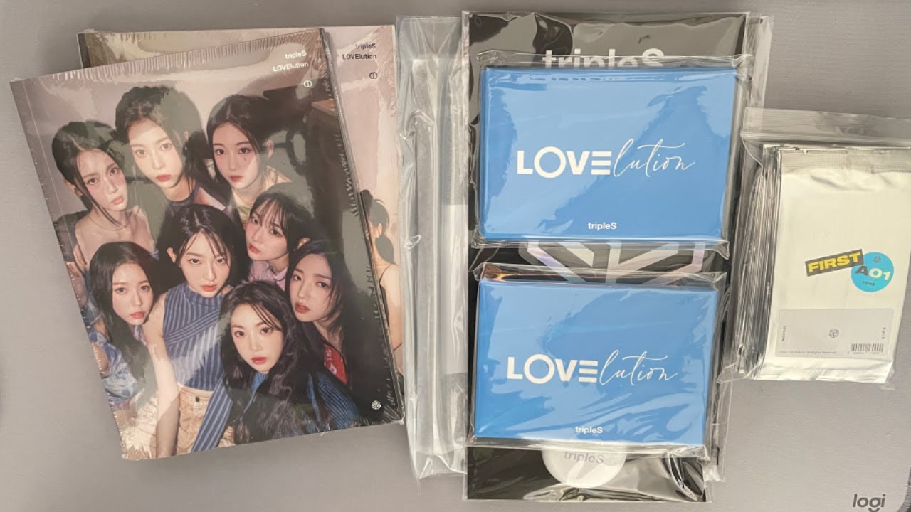 tripleS (트리플에스) LOVElution - ↀ (Muhan) Unboxing - YouTube