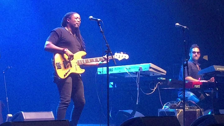 INCOGNITO Bass Player : Francis HYLTON