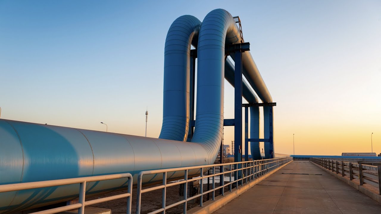 WTI crude oil hits 14-year-high, Meta shares continue to slide