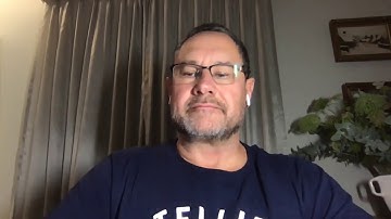 Prof Wikus van Niekerk (Dean, Faculty of Engineering) discusses online learning