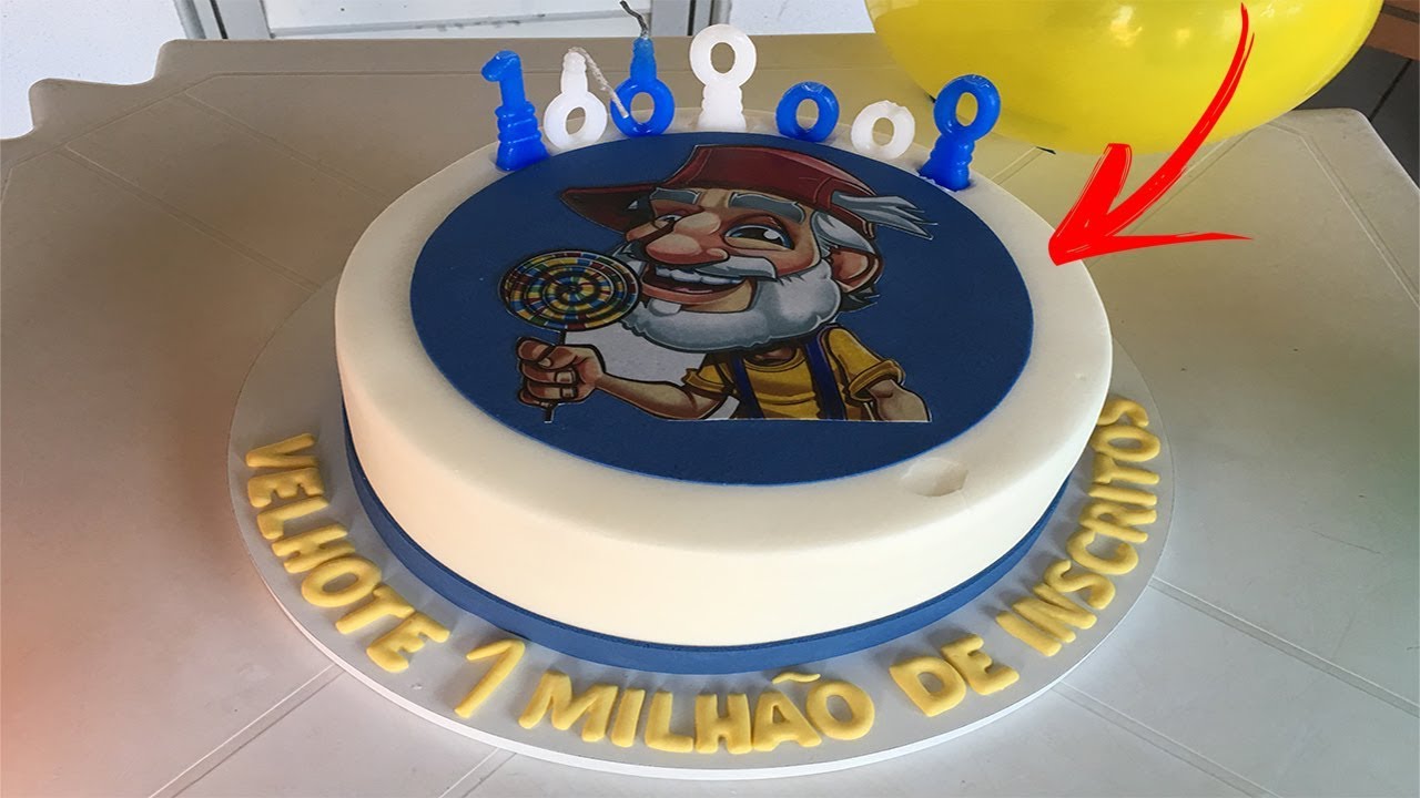 GANHEI UM BOLO SURPRESA DE 1 MILHÃO DE INSCRITOS!