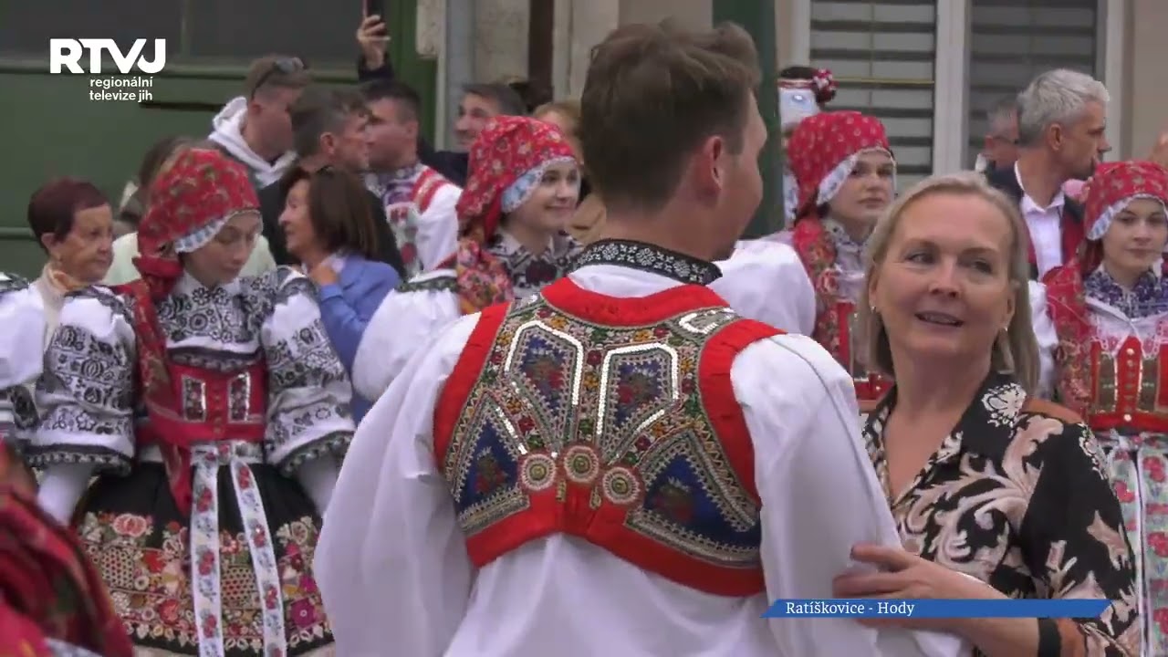Když jsem já šel z Ratíškovic přes jednu uličku …  aneb nedělní hody